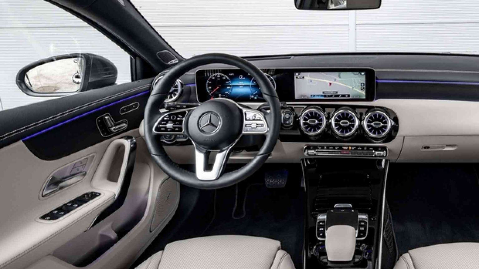 Mercedes Classe A, l'auto che capisce e risponde