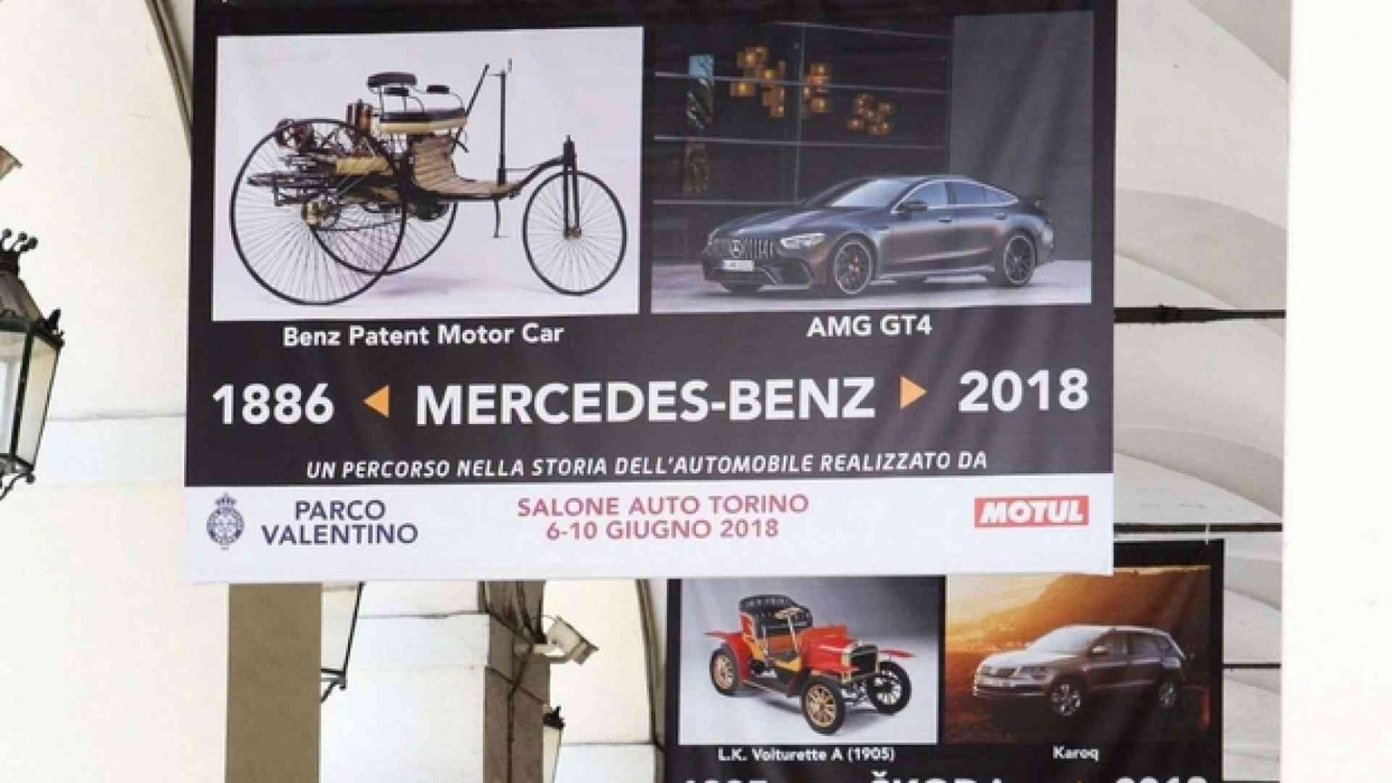 La storia dell'automobile si mostra sotto i portici