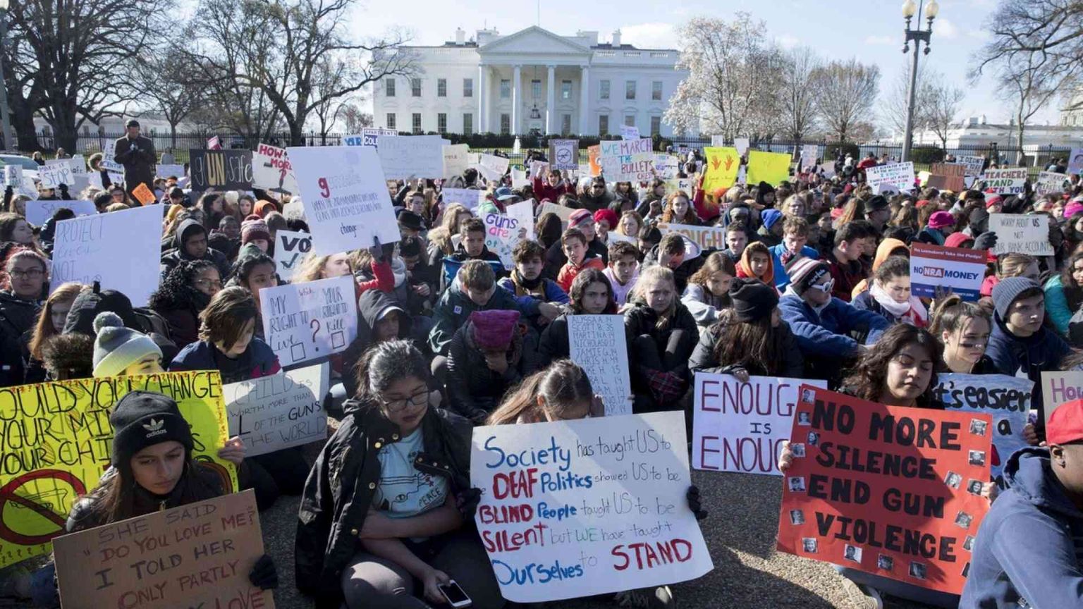 Armi e clima: è la «Generazione Z» l'America che dice no
