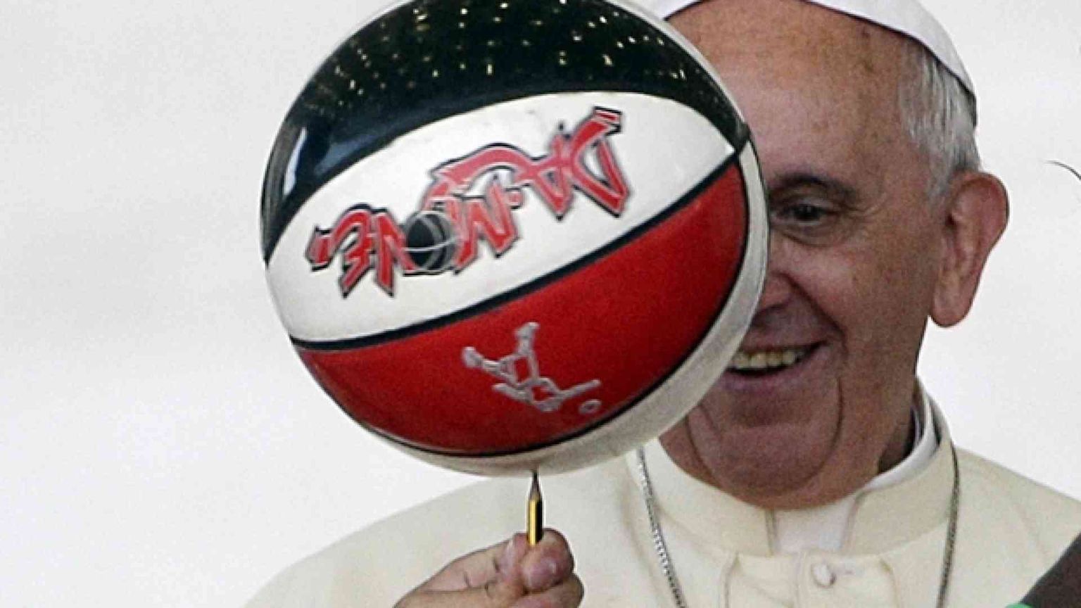 Papa Francesco: lo sport è via di santità