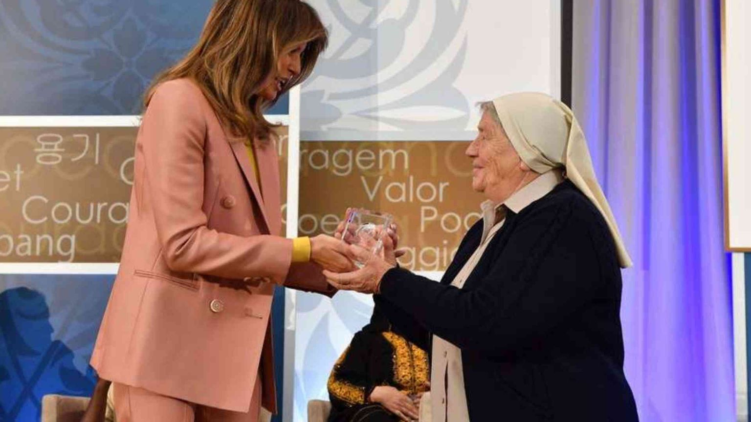 Suora coraggio in Centrafrica: libri per la pace