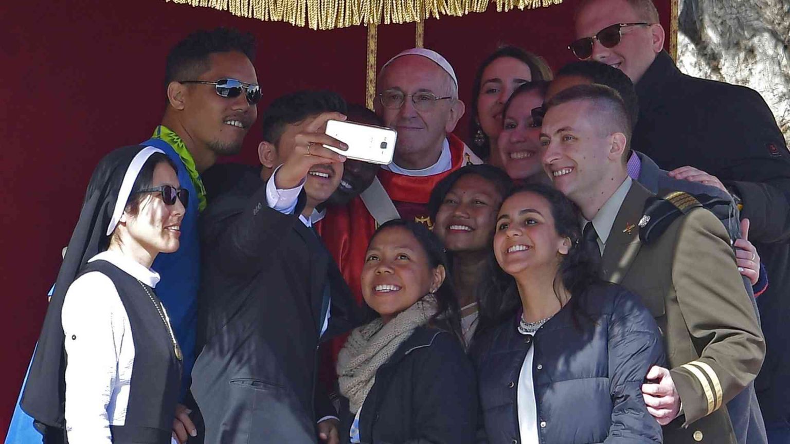 #alpapadirei: e tu, cosa diresti al Papa?