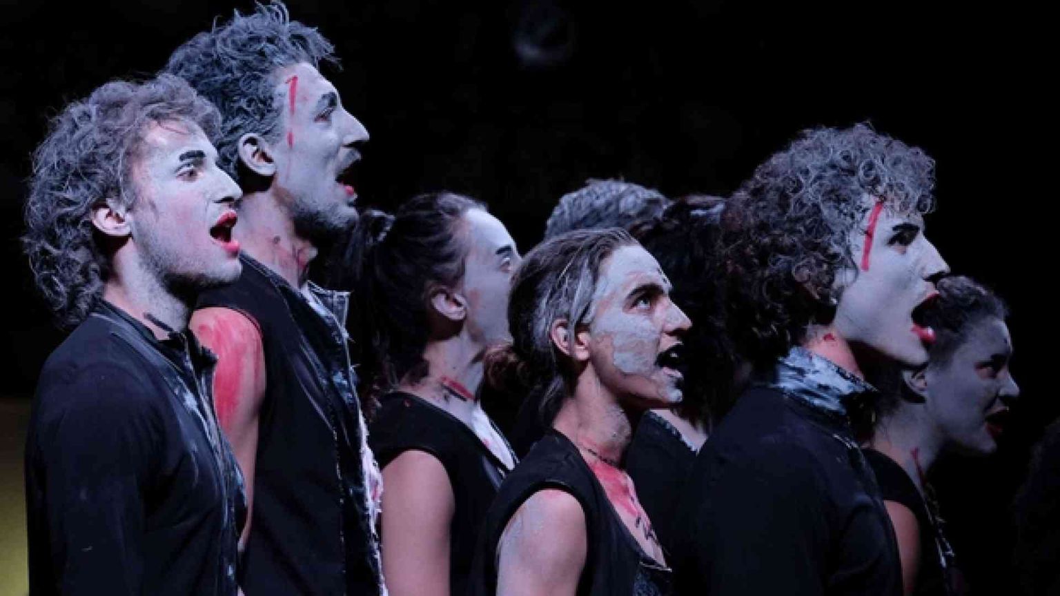 A Napoli il festival trasforma la scena in labirinto