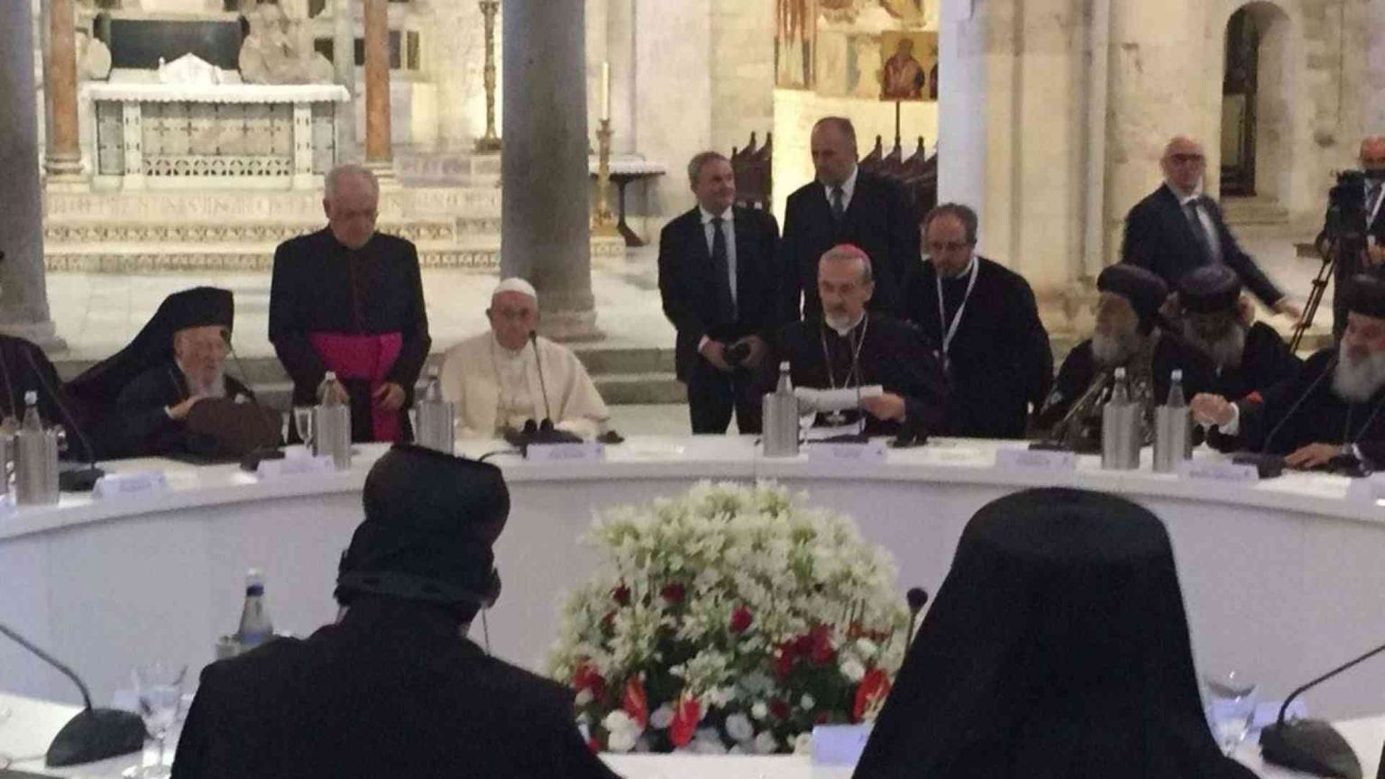 Appello del Papa per il Medio Oriente: «L'indifferenza uccide»