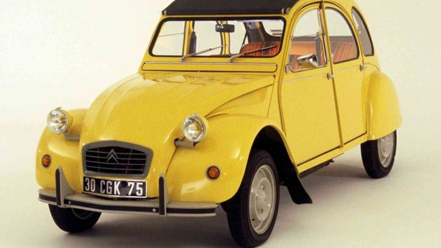Tra mito e aneddoti: la 2CV compie 70 anni