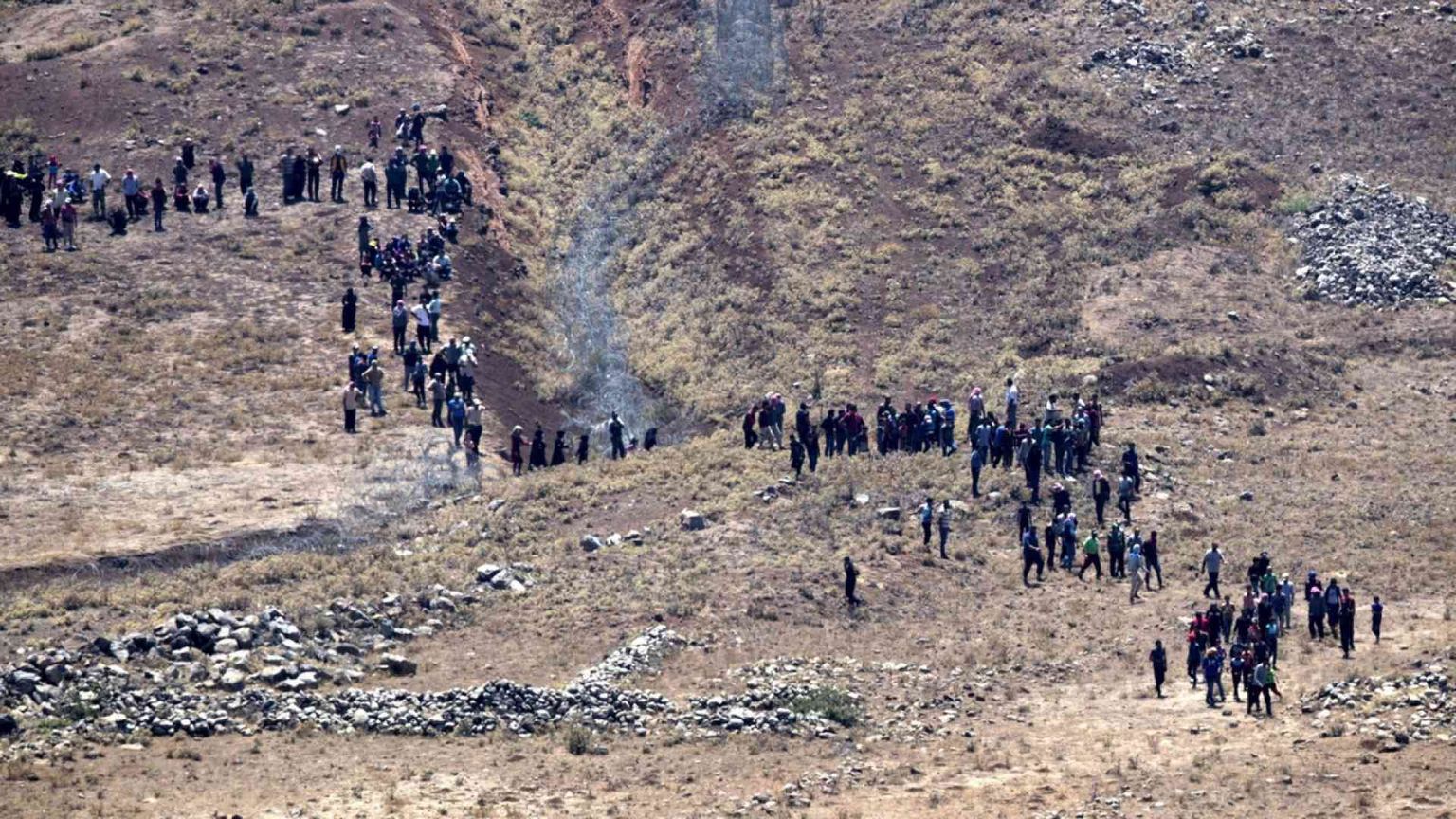 Offensiva dei governativi. Profughi in fuga sul Golan al confine con Israele