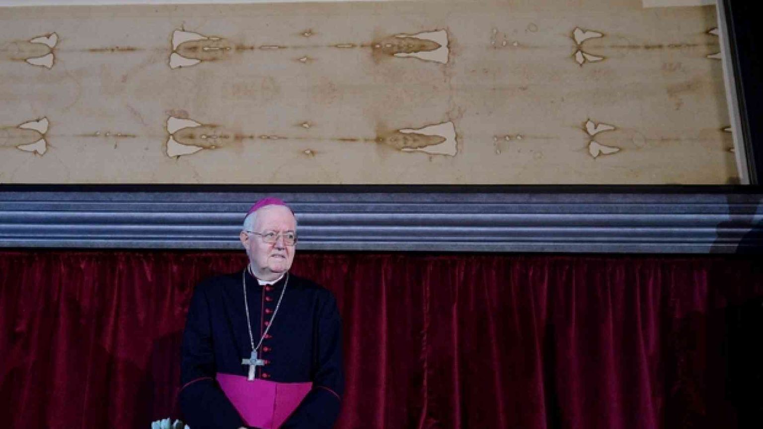 Nosiglia: la Sindone «chiede» scientificità e neutralità