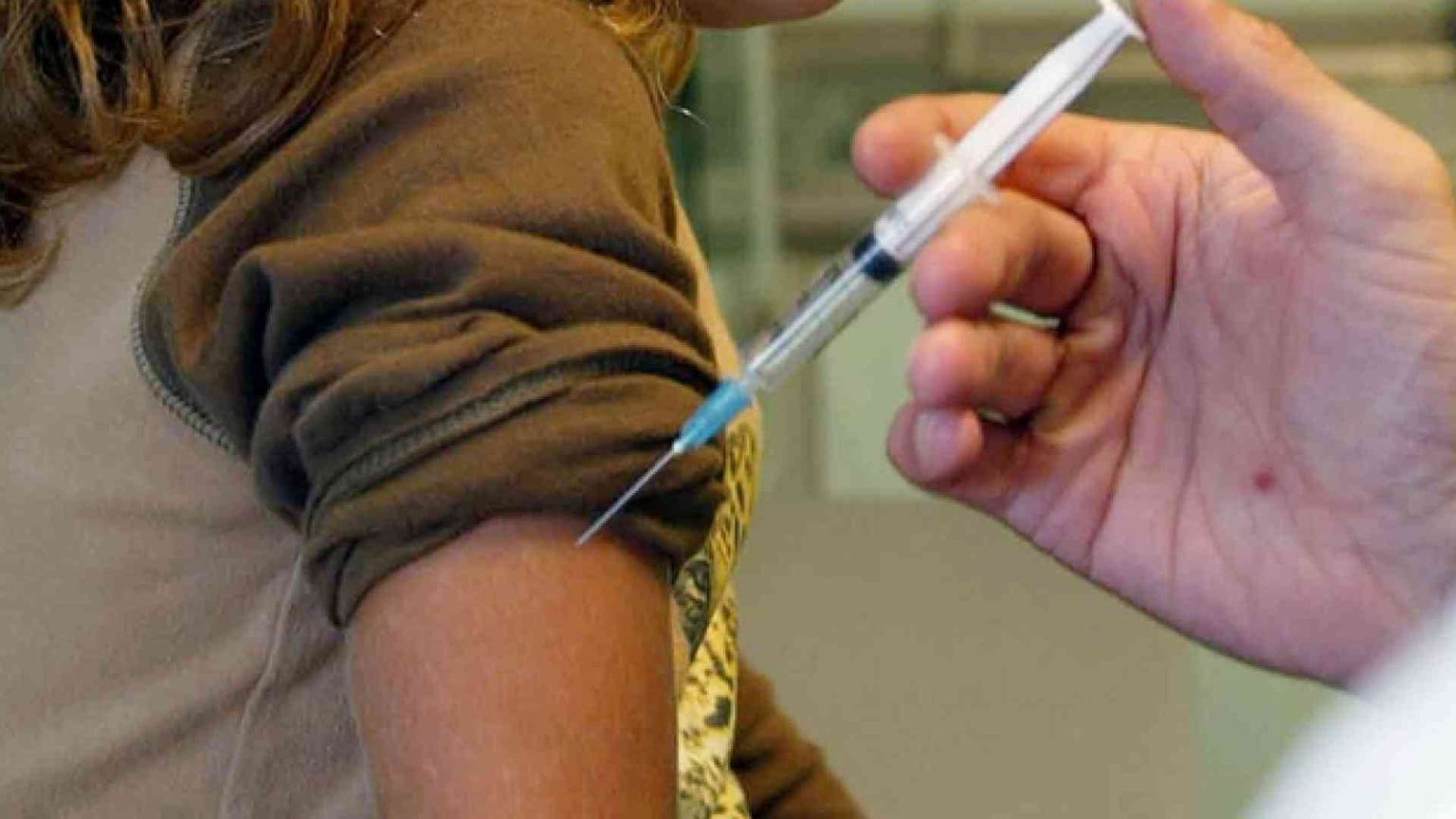 Vaccini, l'obbligo per la scuola slitta al 2019