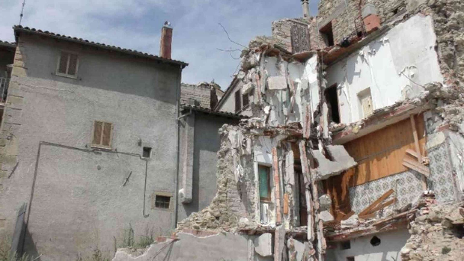 Macerie, paura e spettri. Il terremoto due anni dopo