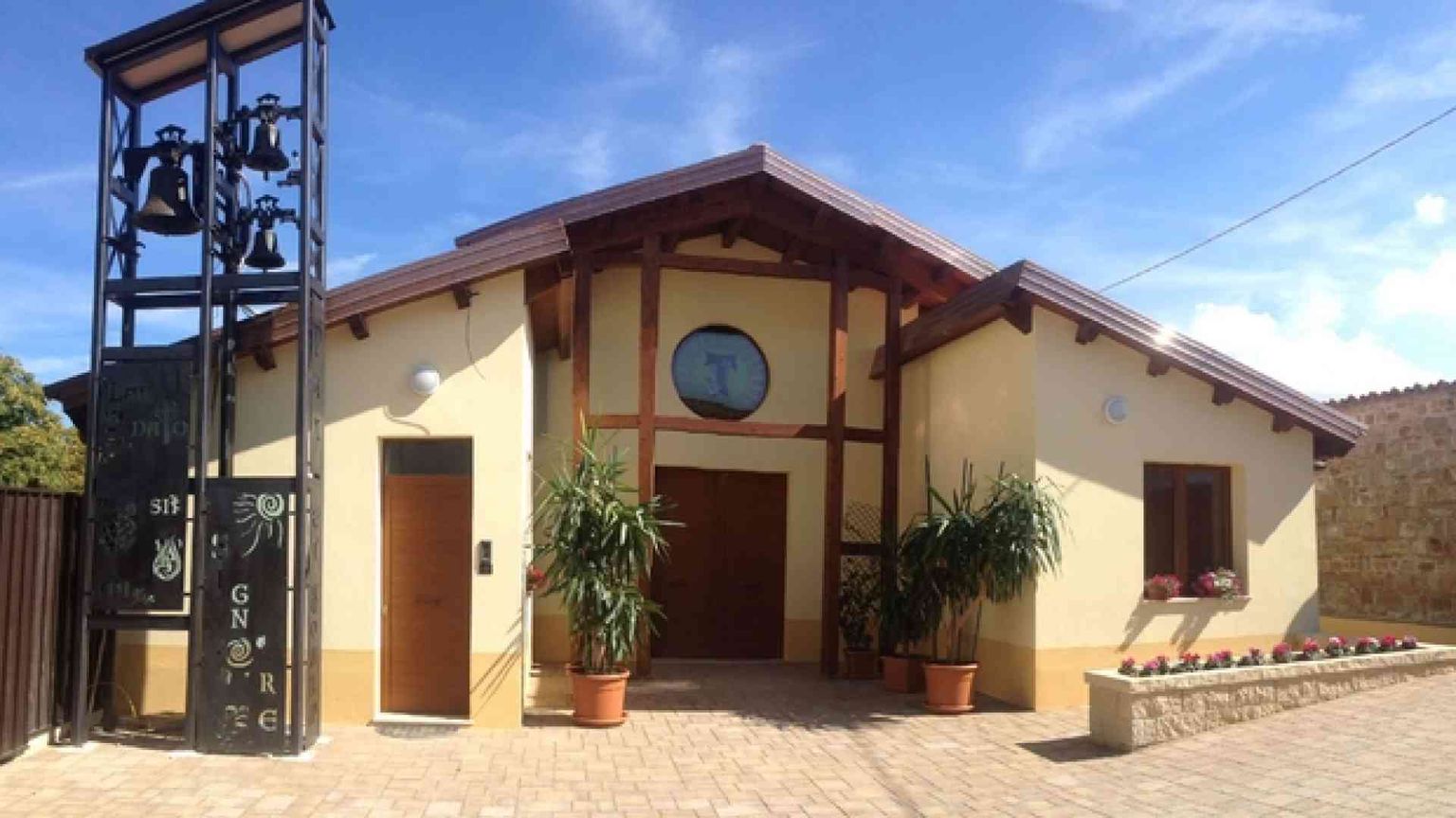 Una nuova casa per le clarisse: inaugurato il monastero in legno