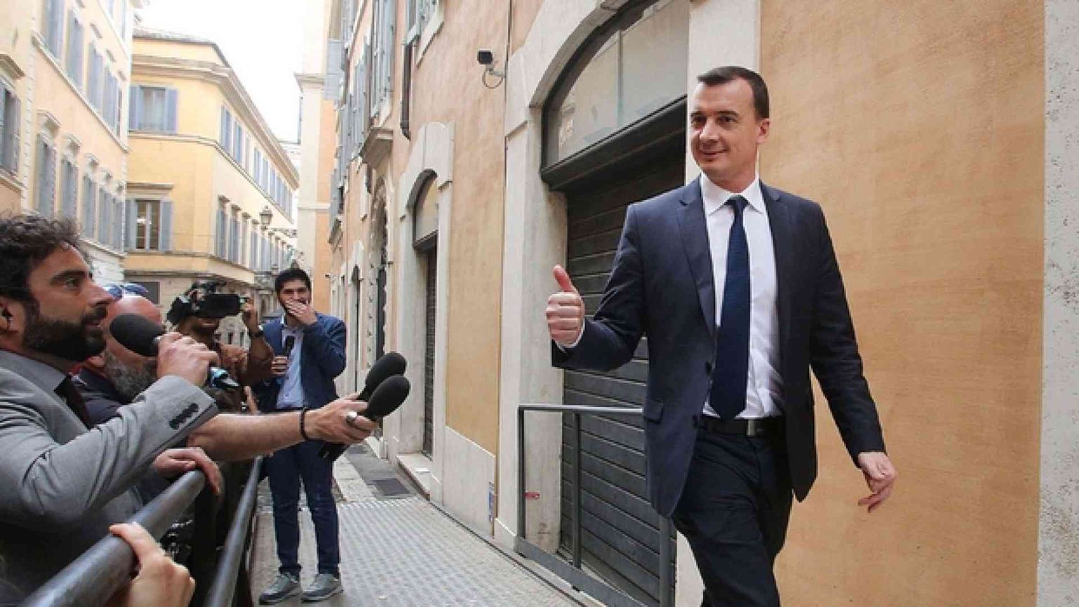 Casalino, un ruolo eccessivo che desta sospetti