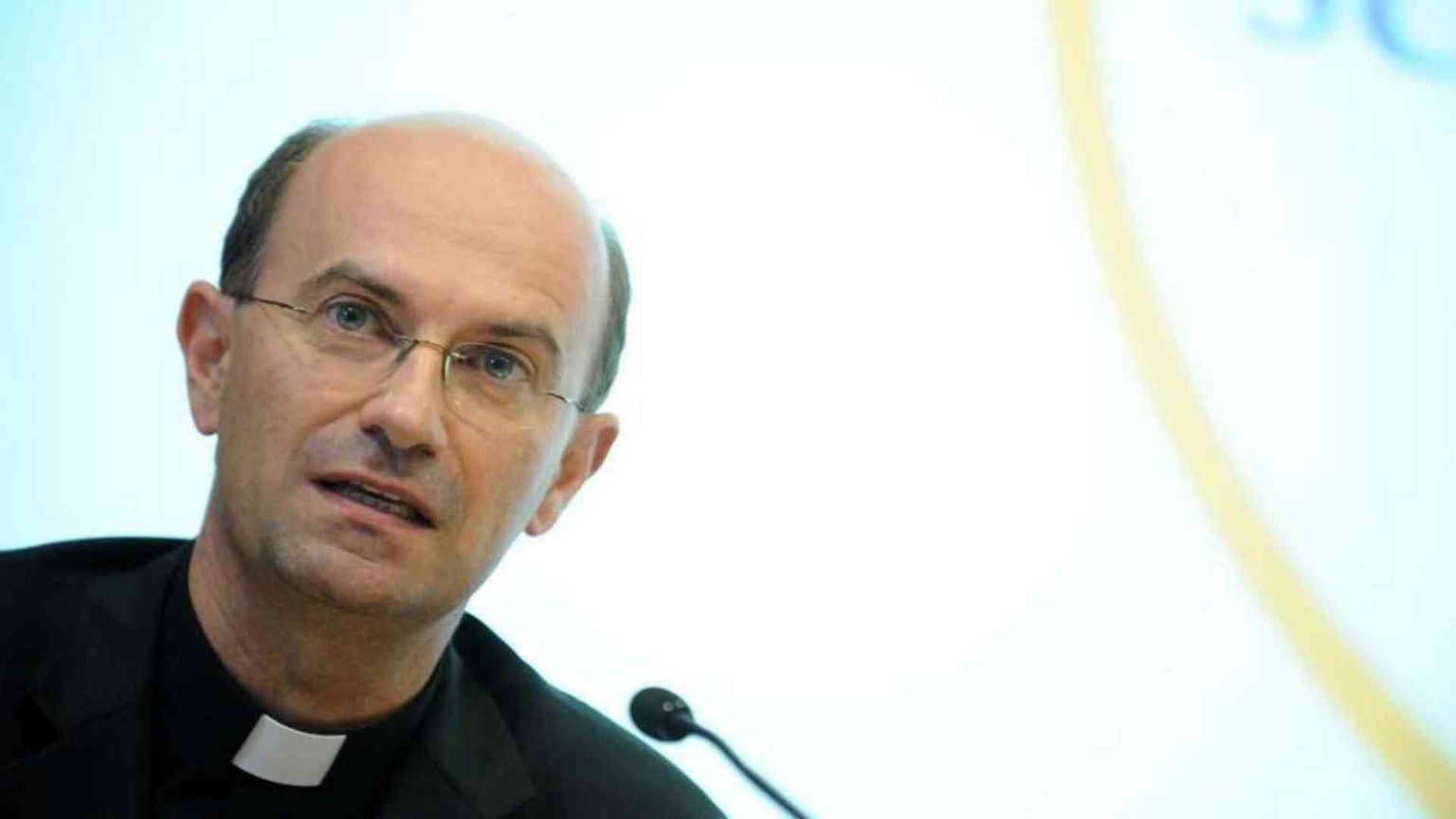 È Stefano Russo il nuovo segretario generale della Cei