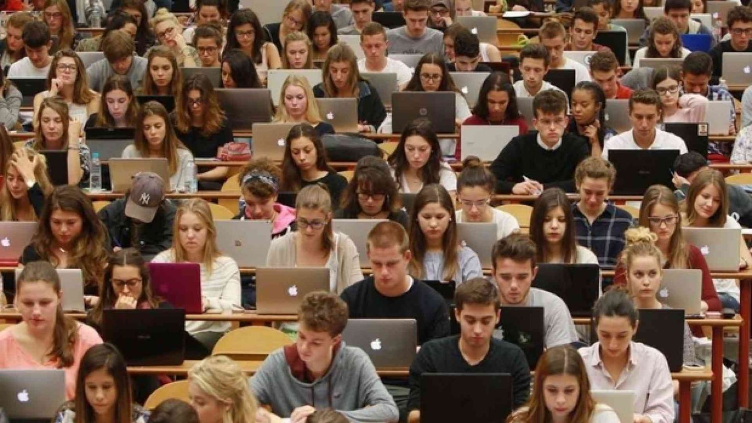 Leggere e scrivere in digitale. Cosa cambia per il cervello?