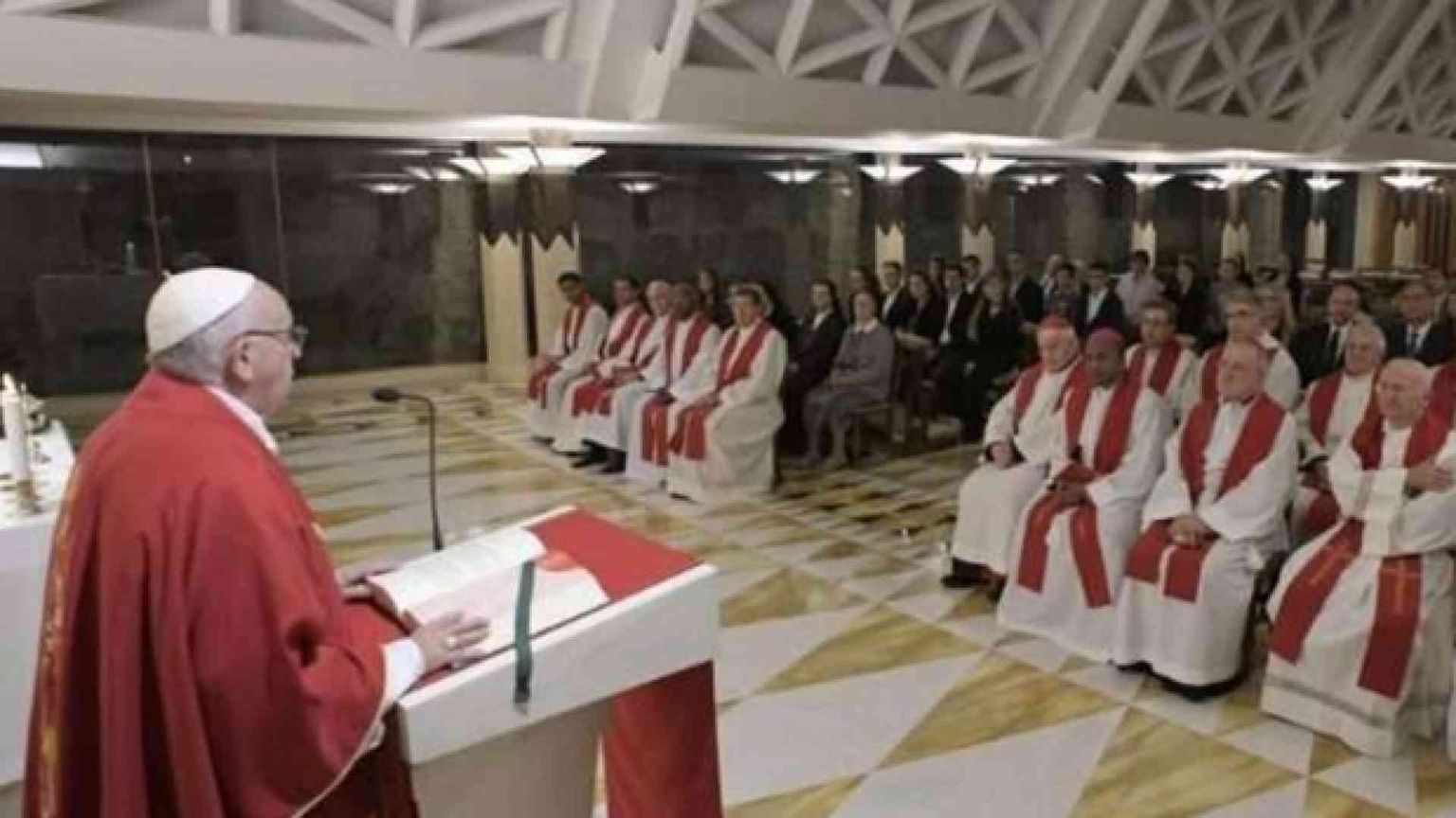 Papa elenca le tre modalità di vivere la povertà nella vita del cristiano