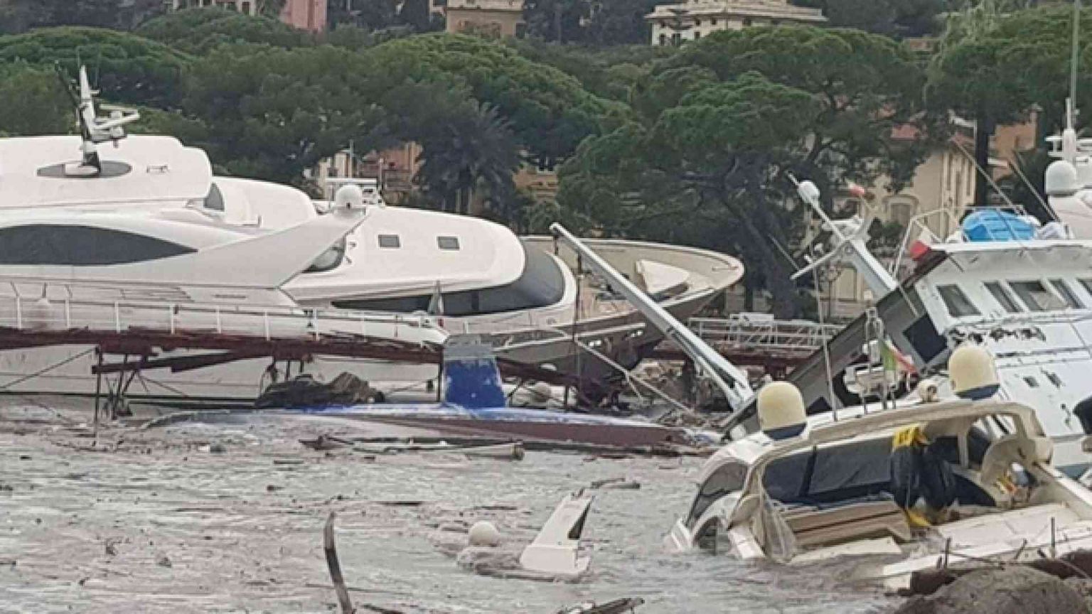 Salgono a 12 le vittime. Distrutto il porto di Rapallo, Liguria in ginocchio