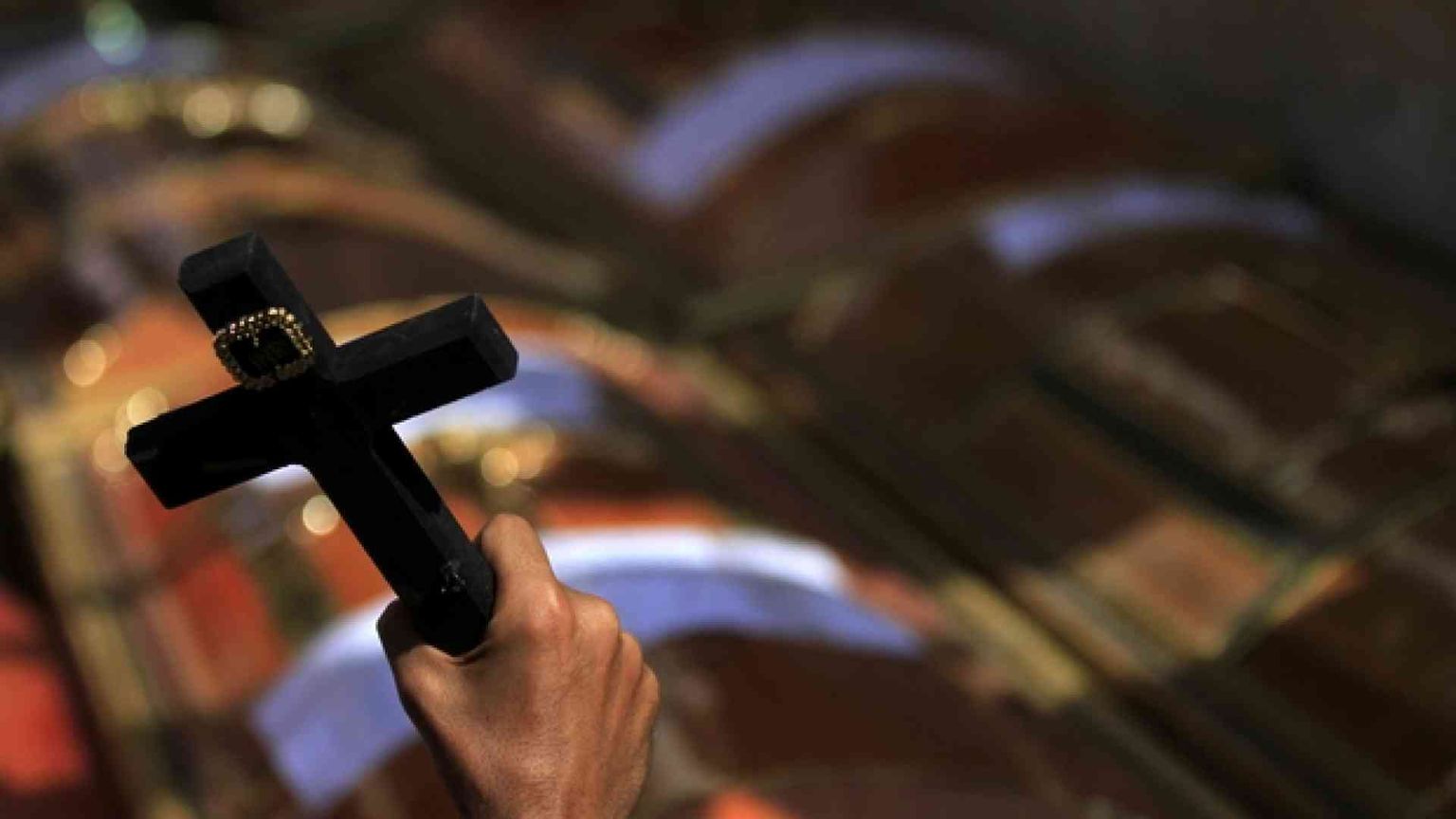 Attacco del Daesh ai bus diretti al Santuario copto: 11 morti, di cui 3 bimbi