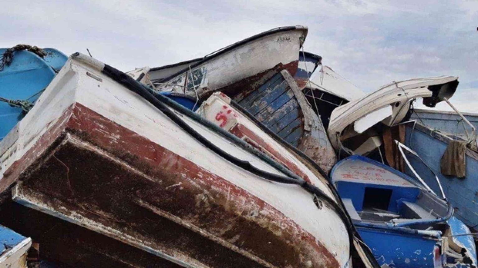 Lampedusa, l'accoglienza invisibile. «Ora accusateci di favoreggiamento»