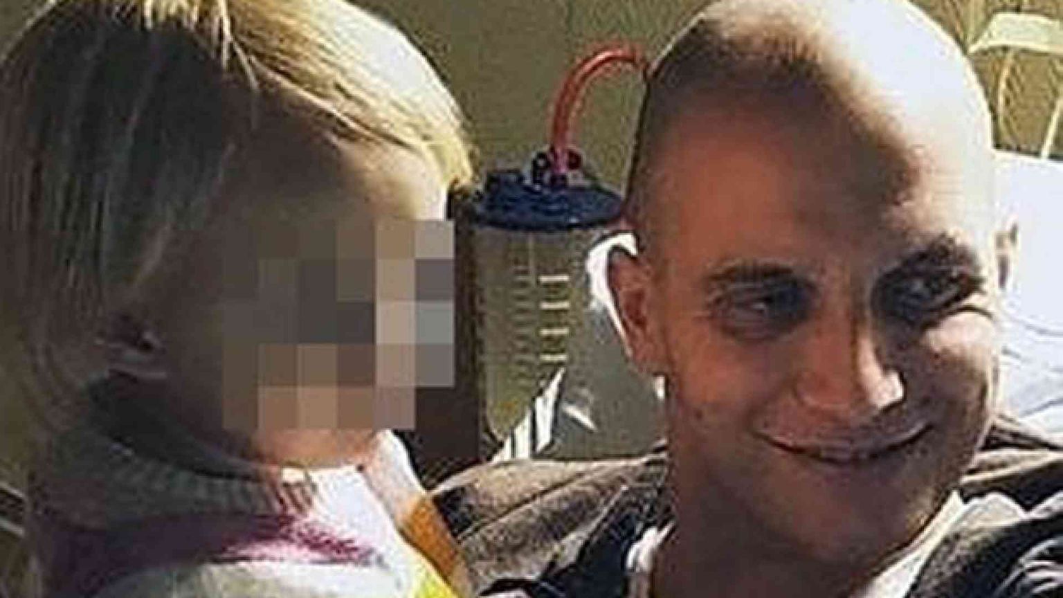 Andrea, papà oltre il cancro: «Un libro per mia figlia, così saprà di me»