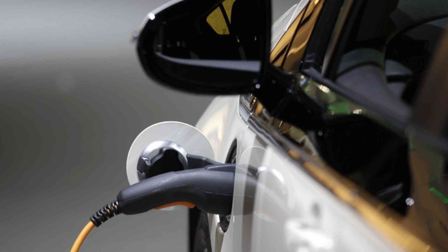 Bonus-Malus: il governo fa retromarcia sull'auto