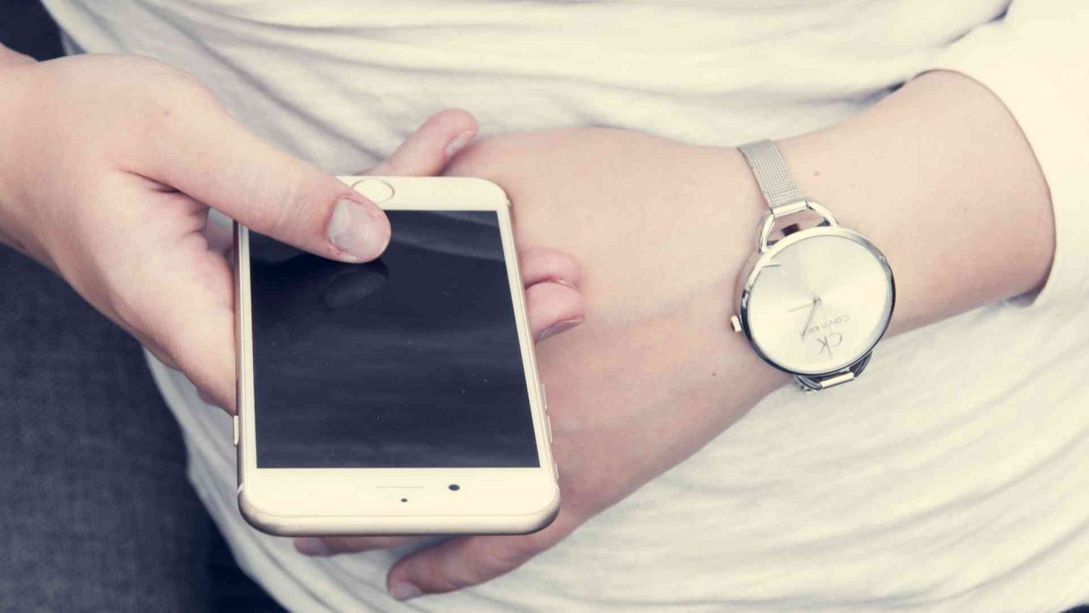 Telefono Rosso, dal 2000 aiutate più di 71mila gestanti