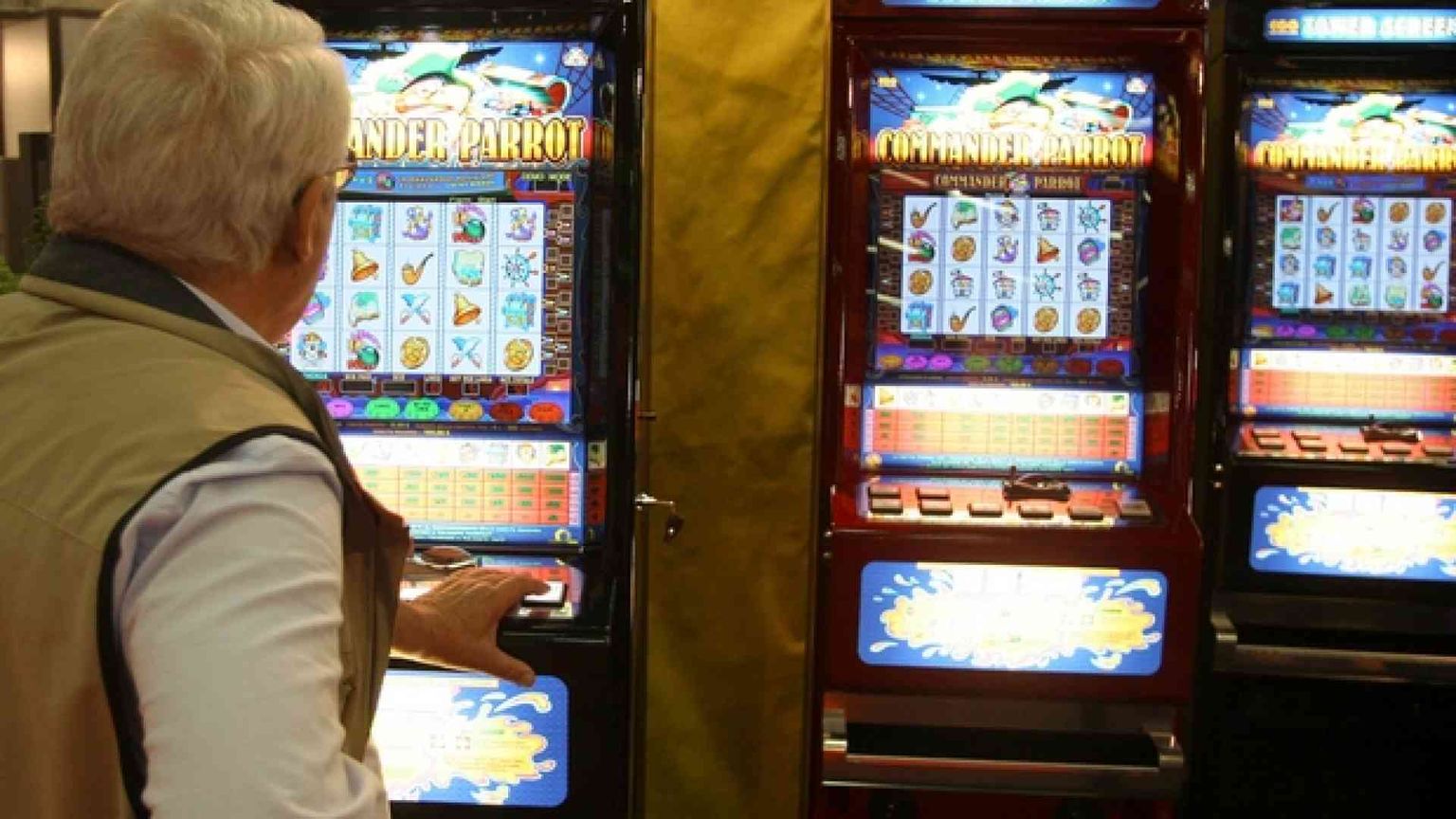 Aumento del prelievo e rinvii, il governo fa cassa con l'azzardo