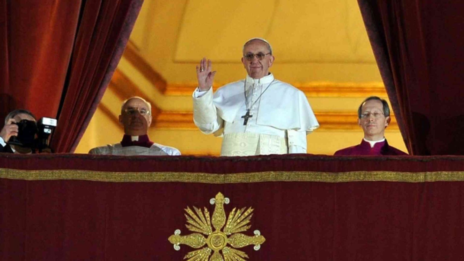 Sei anni in 7 foto: l'anniversario del pontificato di papa Francesco