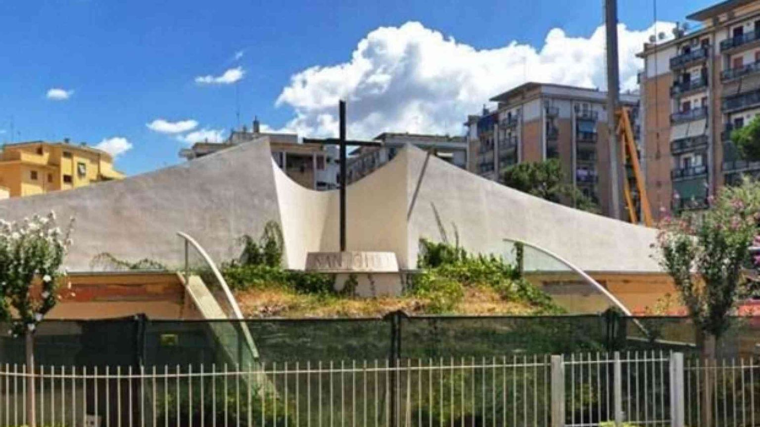 Papa Francesco nella parrocchia romana di San Giulio