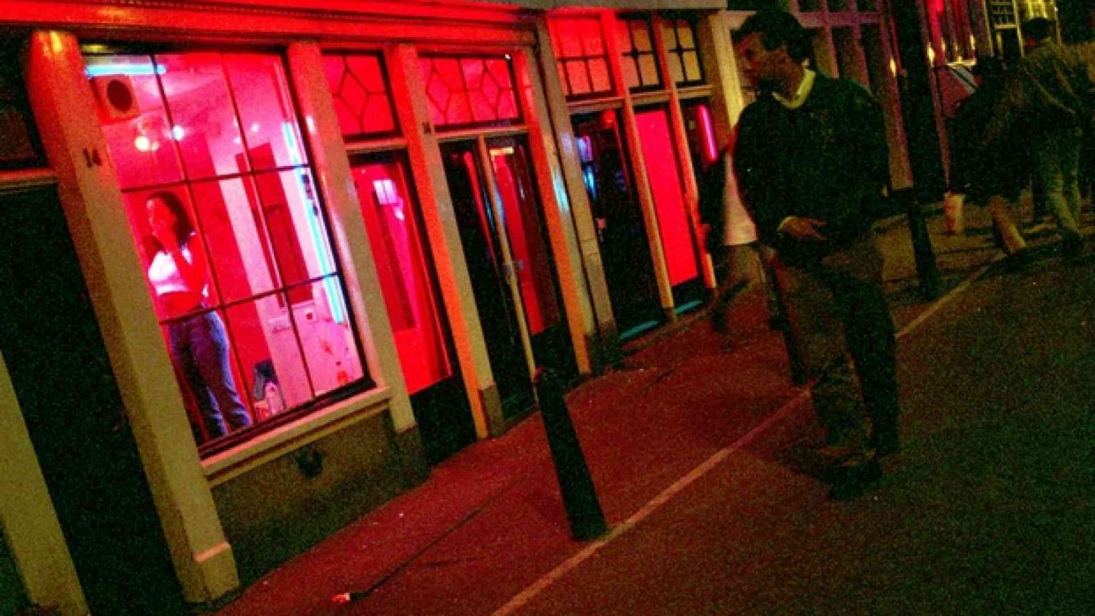 Olanda, 42mila firme al Parlamento: stop alla prostituzione, punire i clienti