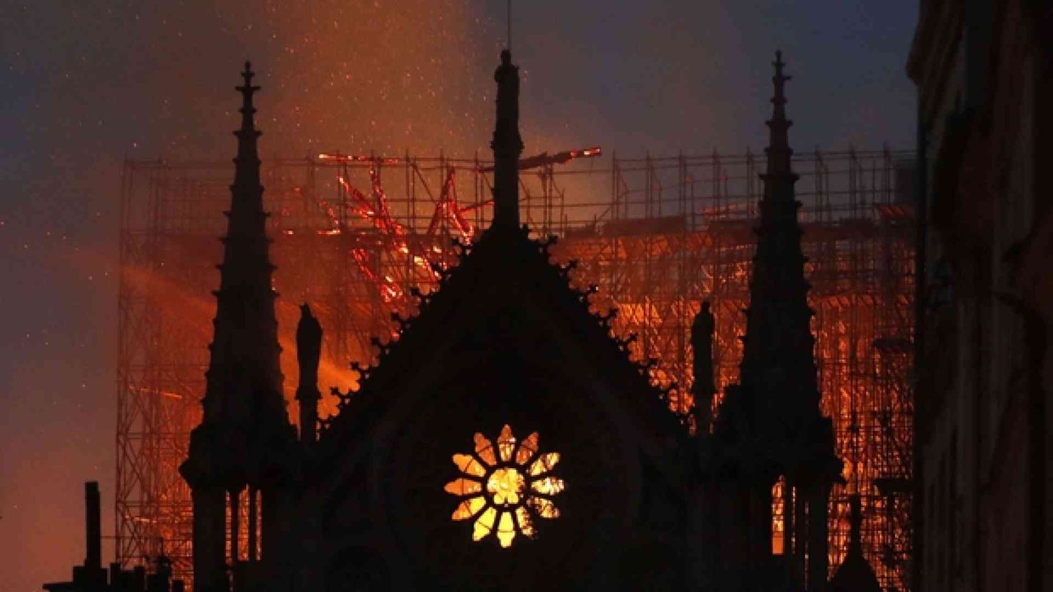 La cattedrale di Notre-Dame non era assicurata. Ecco perché