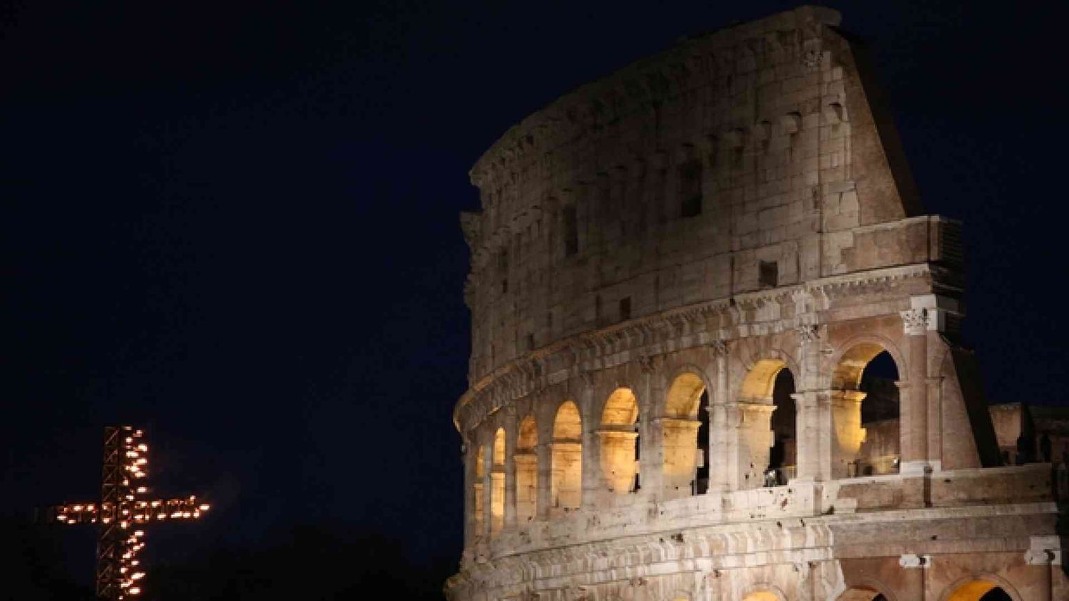 La Via Crucis al Colosseo dedicata agli sfruttati. I testi delle meditazioni