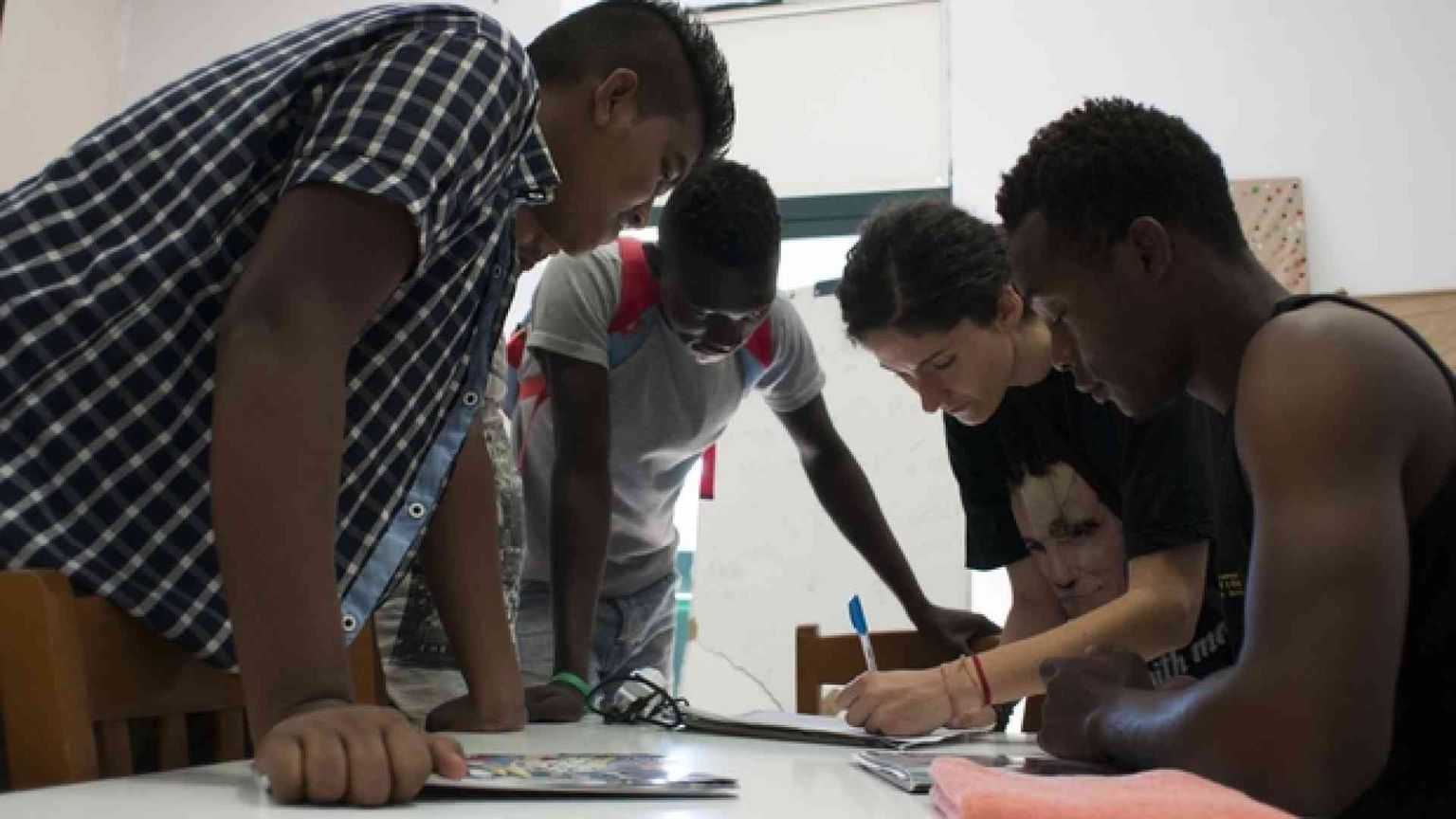 «Ma la solidarietà non accetta ricatti». La società civile sfida il governo