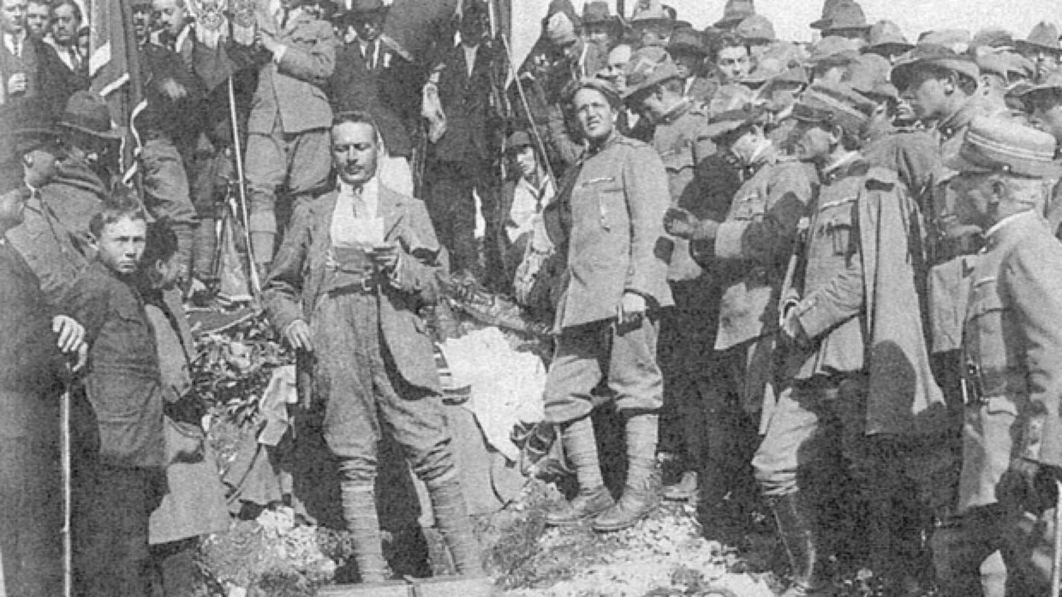 Alpini, da 100 anni insieme per servire