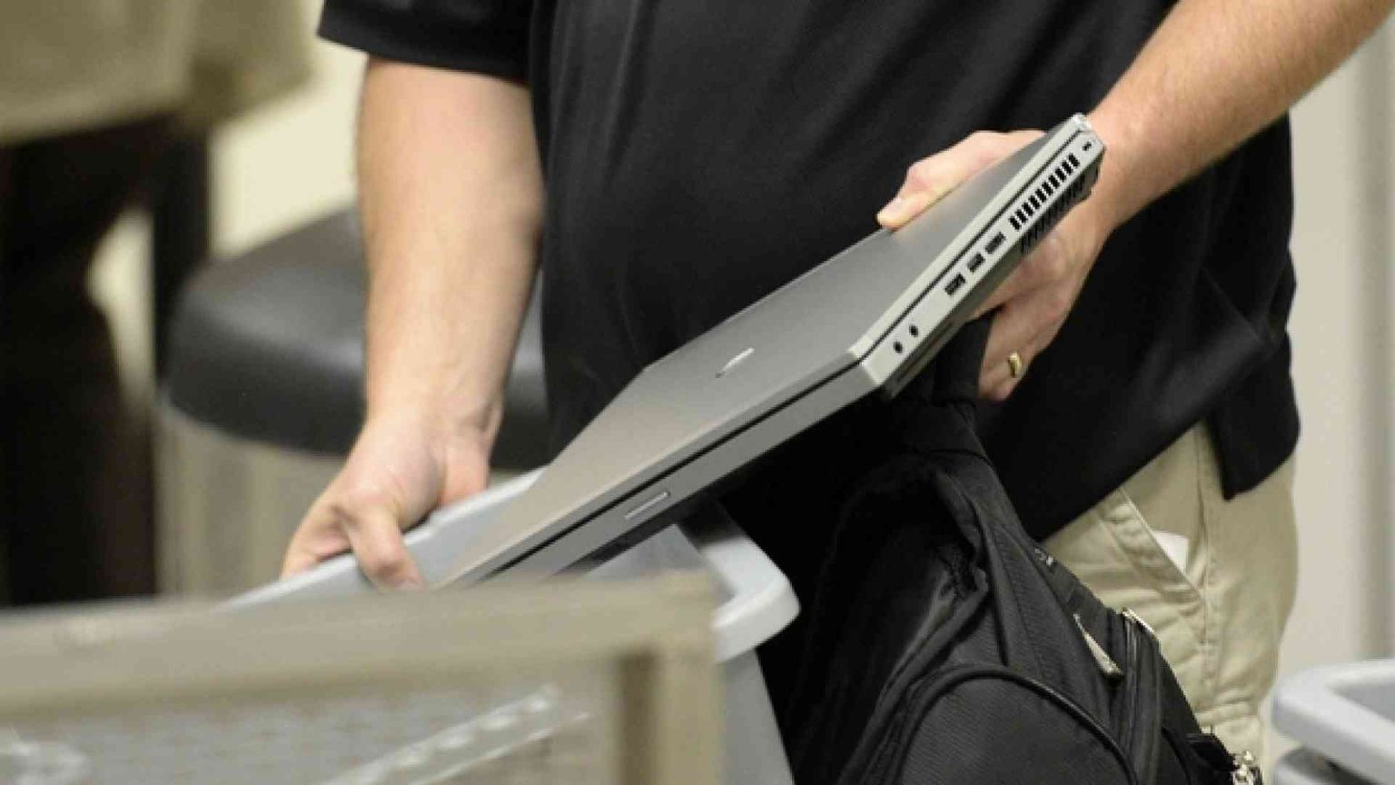 Il visto per gli Usa? Solo se fornisci account social, mail e telefoni