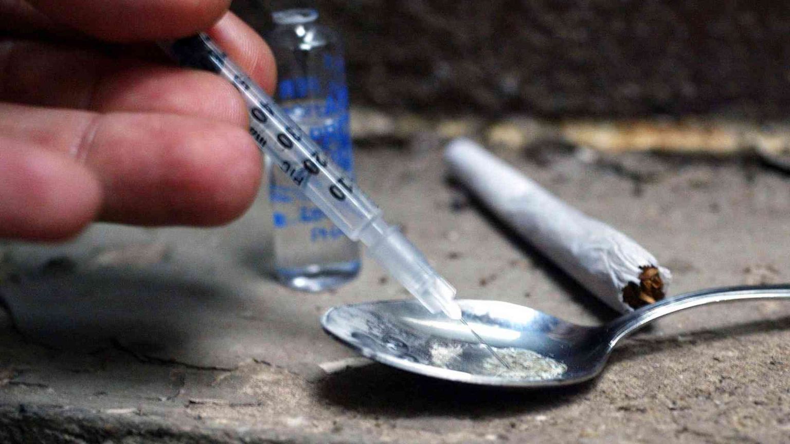 Droga, cresce il consumo e calano prevenzione e cura