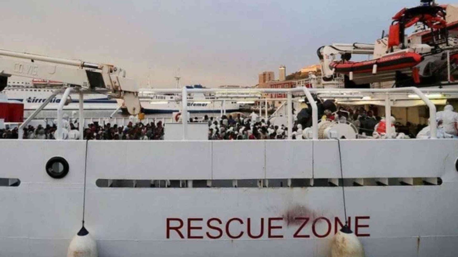 La Procura indaga. Nave Gregoretti bloccata ad Augusta da 6 giorni