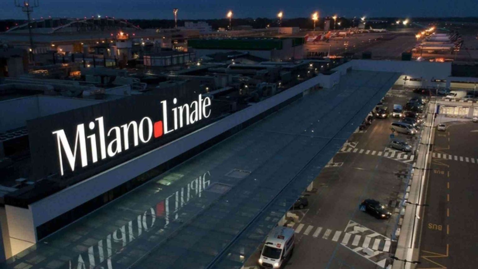 Da Linate a Malpensa: la lunga notte di Milano