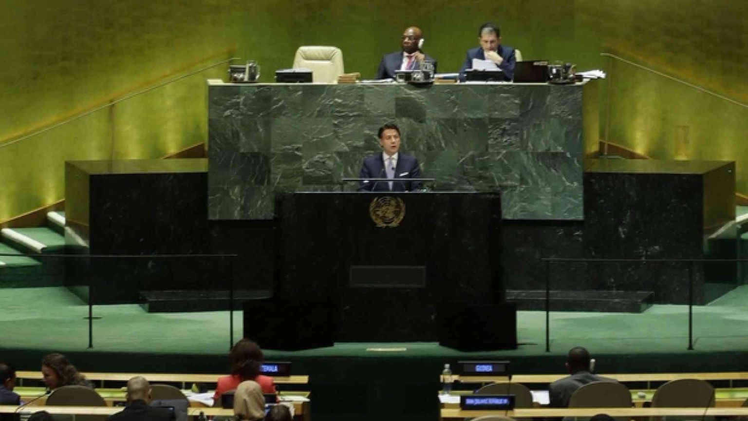 Conte: «Dobbiamo inserire nella nostra Costituzione la tutela dell'ambiente»