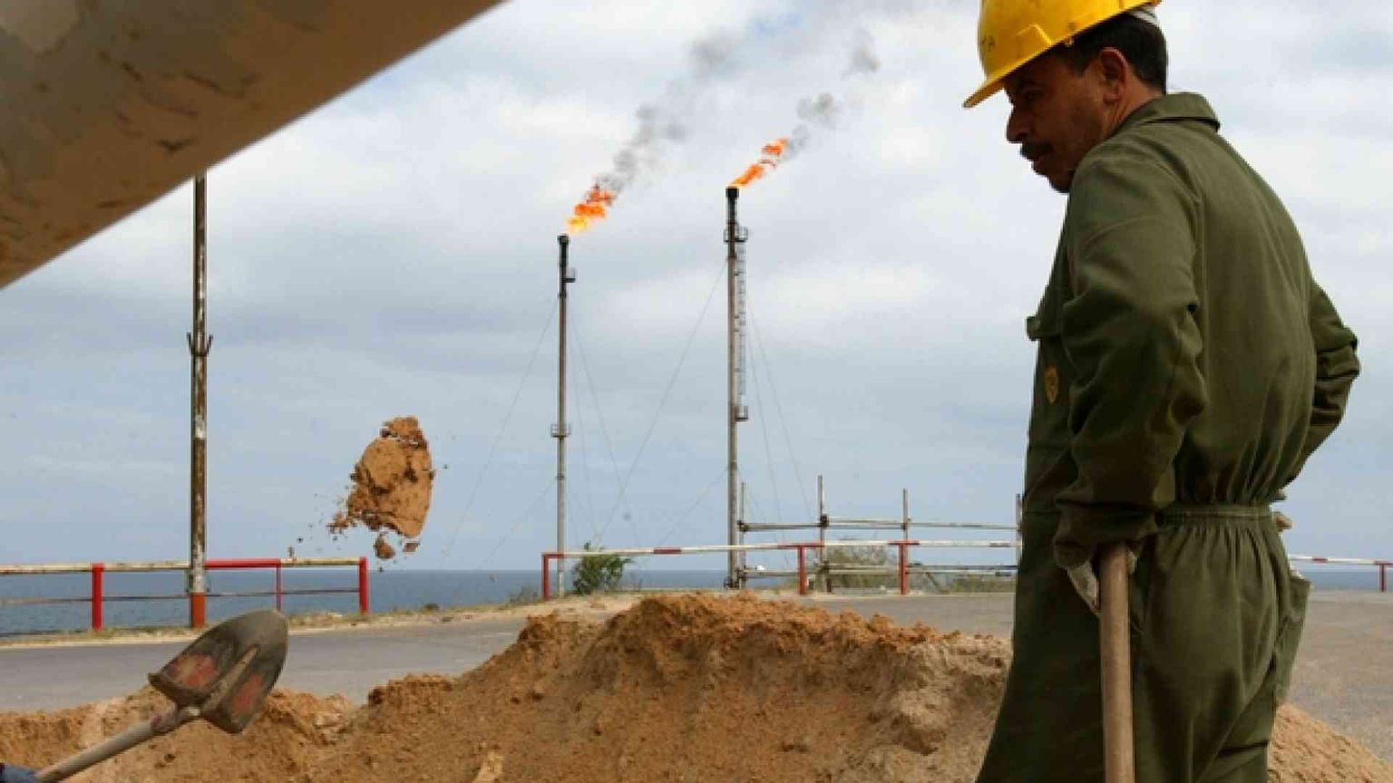 «Così favoriti i trafficanti». Petrolio e migranti, ecco le accuse dell’Onu