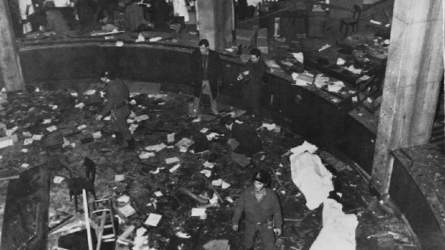 Il sopravvissuto di Piazza Fontana: «Vidi un braccio... è stata una bomba»