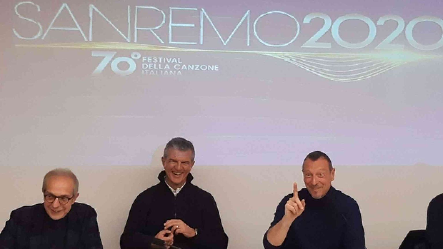 Amadeus presenta i 24 brani in gara: «Mai stato sessista»