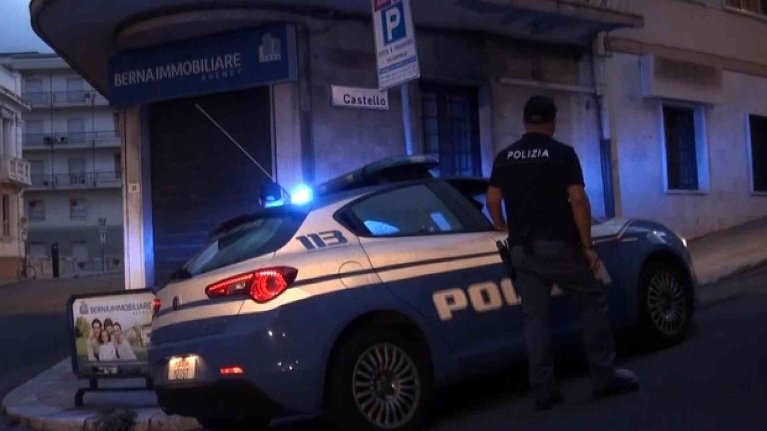 Suora accoltellata in chiesa per salvare la vita al prete. Grave ma ce la farà