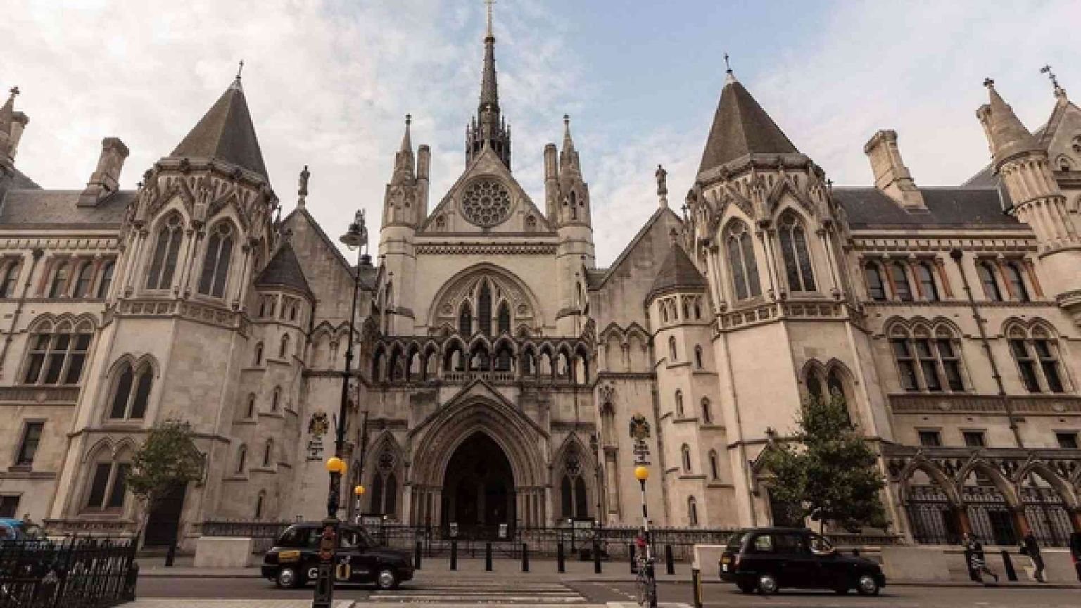 La «transizione di genere» arriva davanti all'Alta Corte