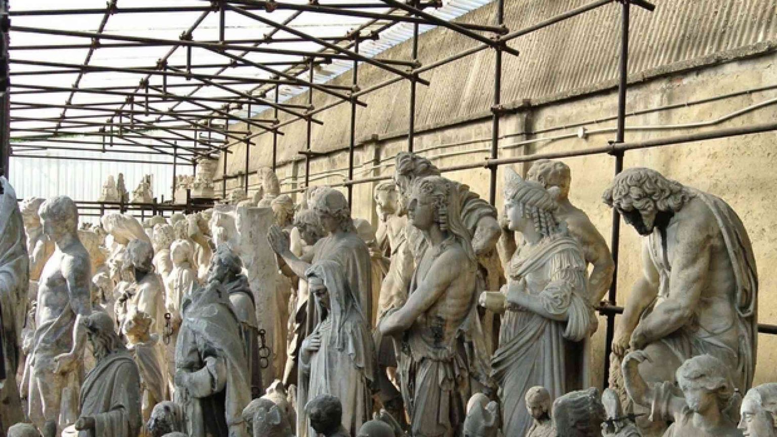 Duomo di Milano: ecco come «adottare una statua»