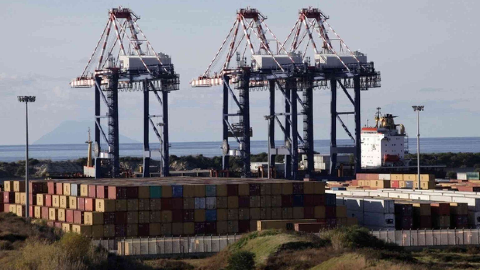 Bilancia commerciale: record storico con saldo che sfiora i 53 miliardi