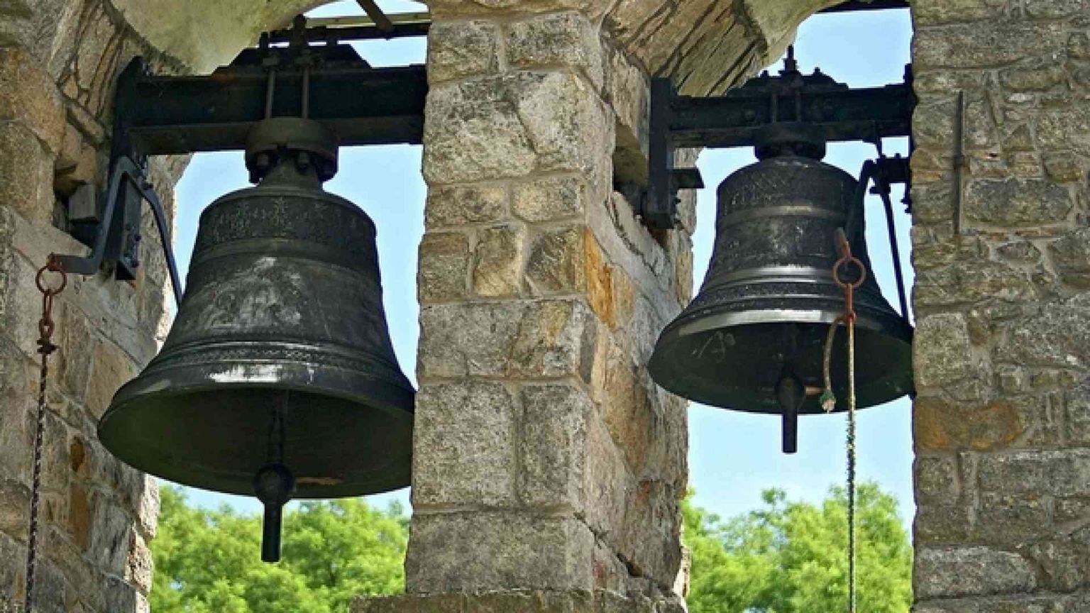 L'Italia che suona le campane quando nasce una nuova vita