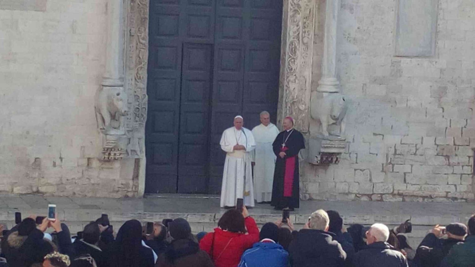 "La Guerra una follia. Non alimentare l'odio"