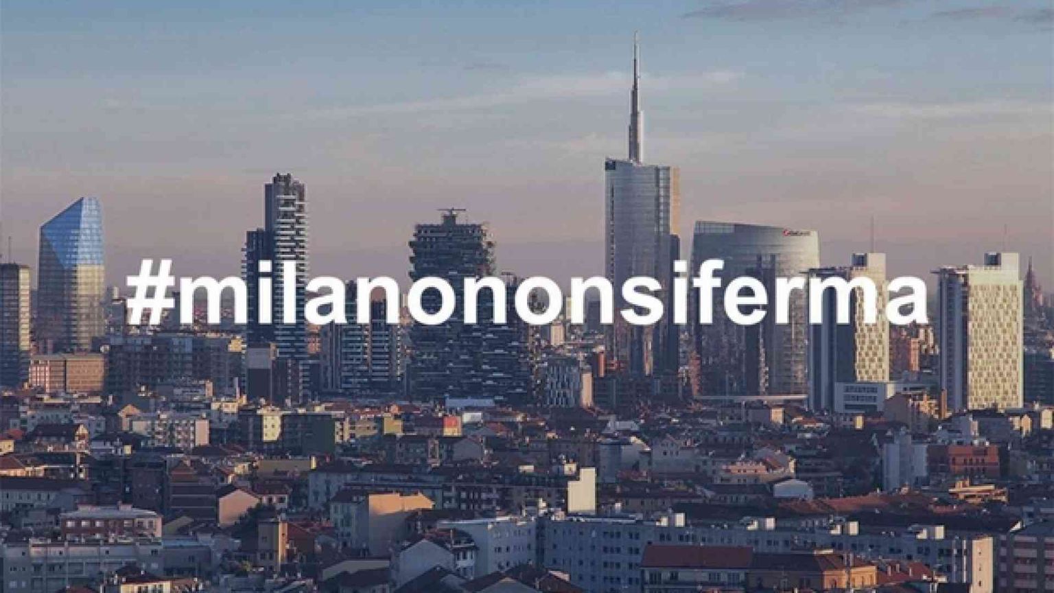 "Milano non si ferma": la campagna social contro la paura