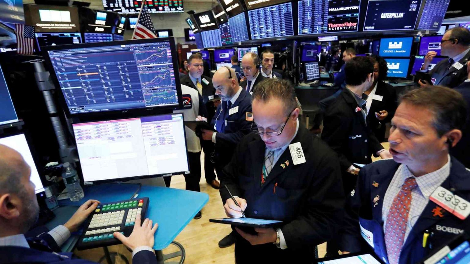 Le Borse franano. Milano -11,2%, il petrolio a 30 dollari