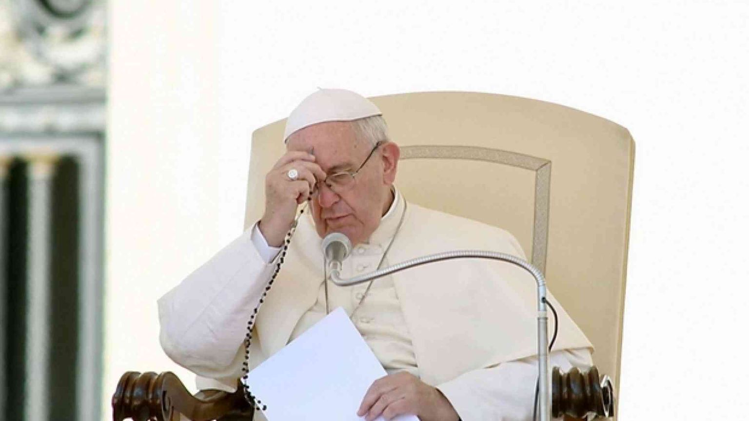 Papa Francesco apre la preghiera per l'Italia (alle 21 su Tv2000)