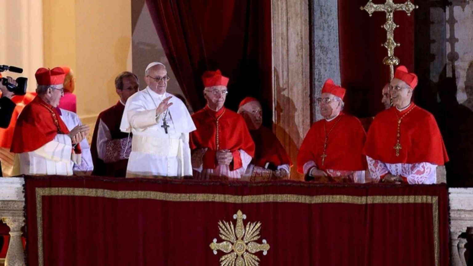 Sette anni di cammino con papa Francesco. Gli auguri di Bassetti